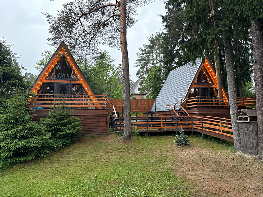 Гостевые домики A-Frame на базе отдыха "Шапкинские высоты"